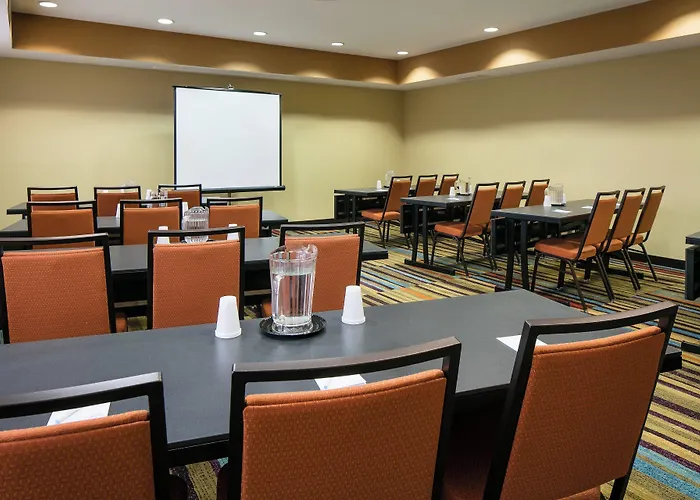 Fairfield Inn & Suites Kansas City Airport