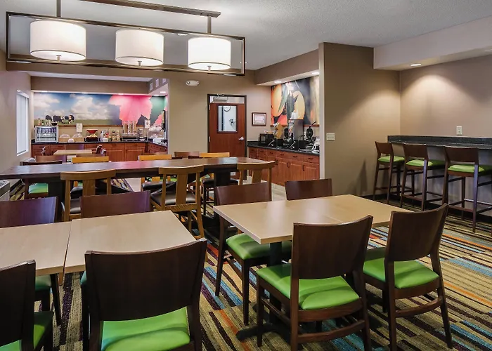 Fairfield Inn & Suites Kansas City Airport