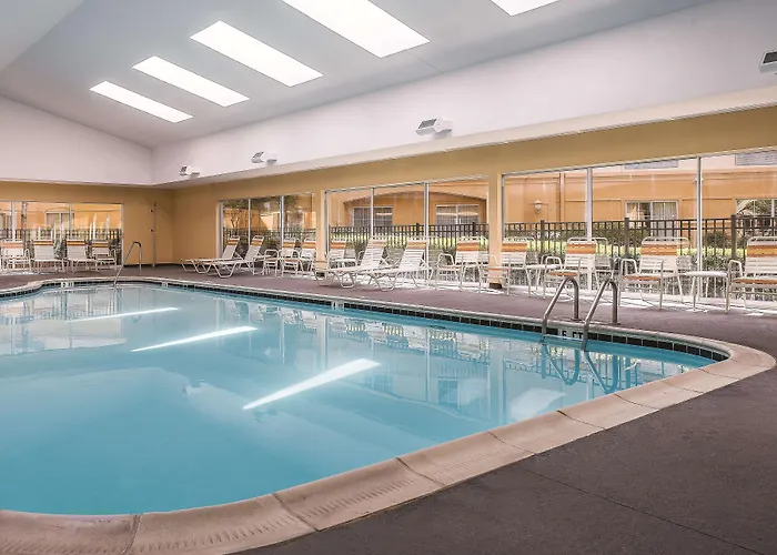 La Quinta Inn & Suites By Wyndham University Area Chapel Hill