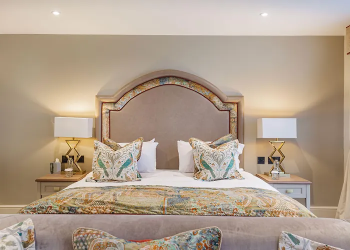 The Swan Hotel, Wells, Somerset - The Coaching Inn Group