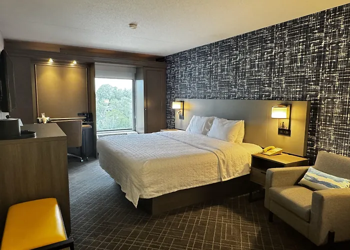 Pittsburgh Airport Inn And Suites