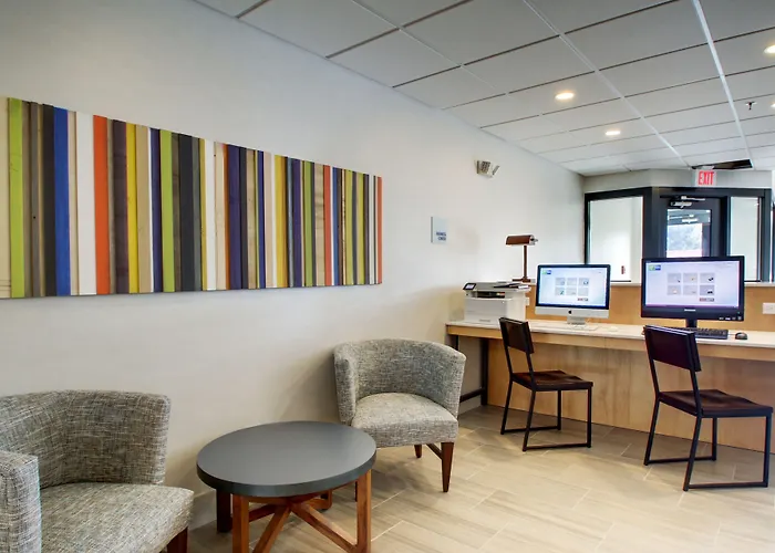 Holiday Inn Express & Suites Aurora - Naperville By Ihg