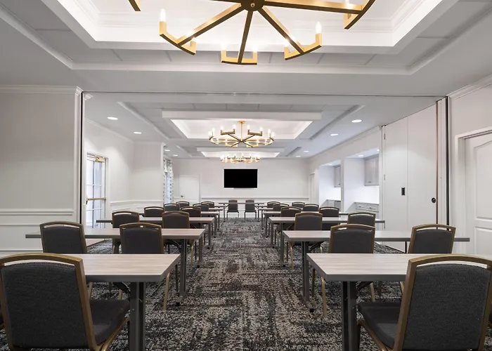 Hampton Inn & Suites South Park At Phillips Place