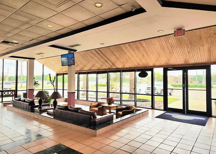 Days Inn By Wyndham Bay City