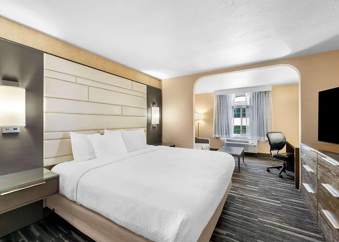 Best Western Plus Abbey Inn
