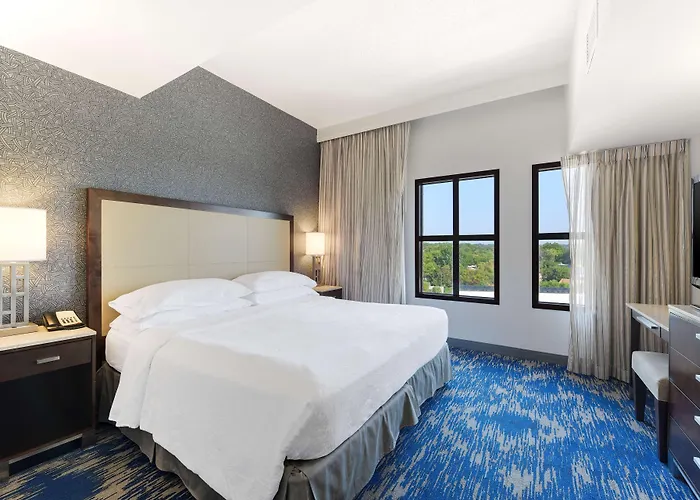 Embassy Suites By Hilton Alexandria Old Town