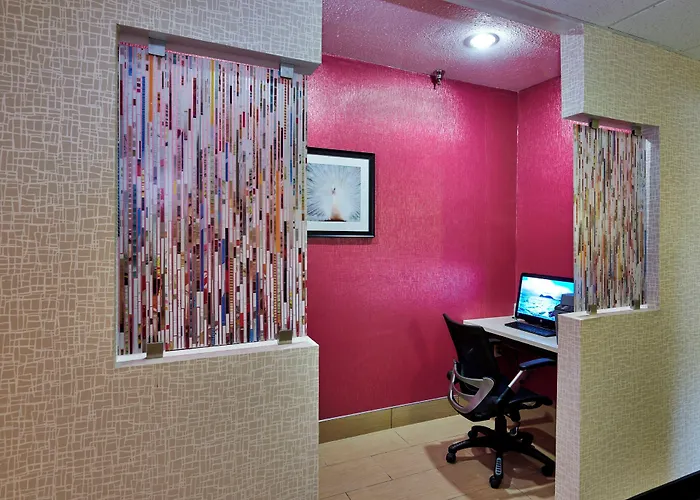 Holiday Inn Express & Suites Birmingham South - Pelham By Ihg