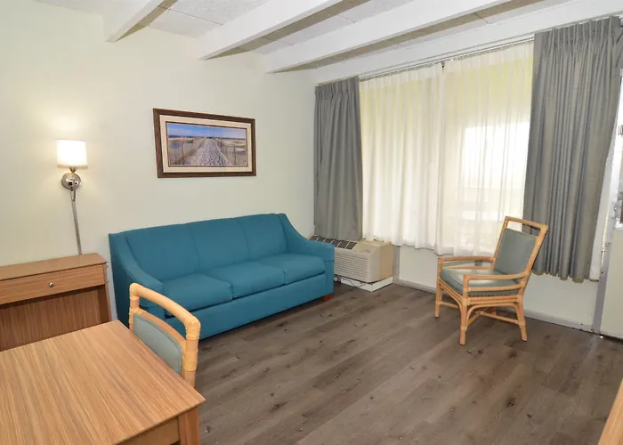 Days Inn & Suites By Wyndham Jekyll Island