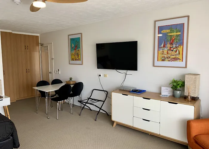 Outrigger Burleigh