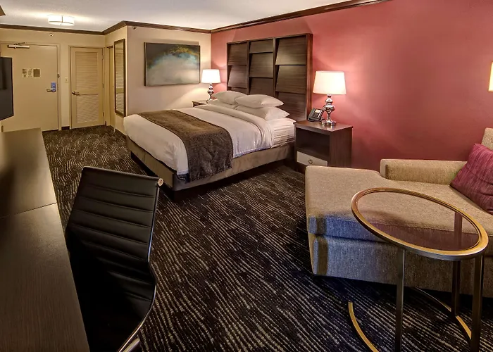 Doubletree By Hilton Decatur Riverfront