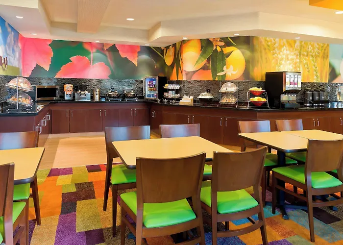 Fairfield Inn & Suites Lexington Keeneland Airport