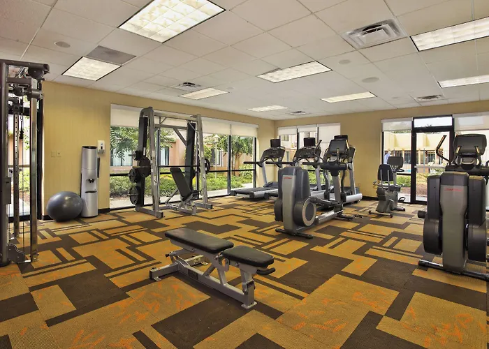 Courtyard By Marriott Gulfport Beachfront