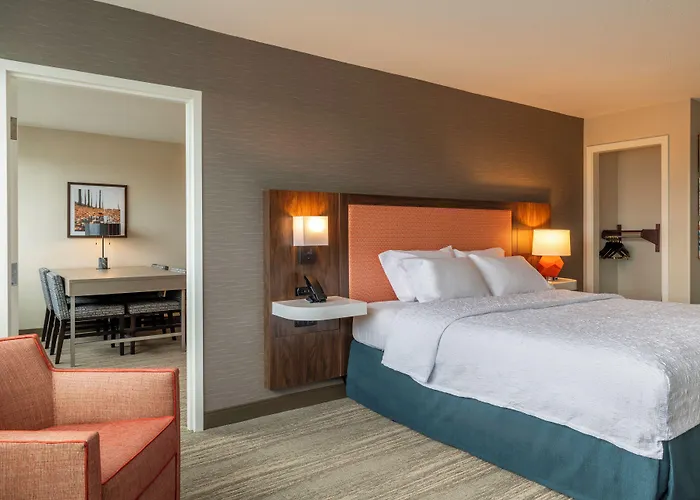 Hampton Inn Manchester Downtown