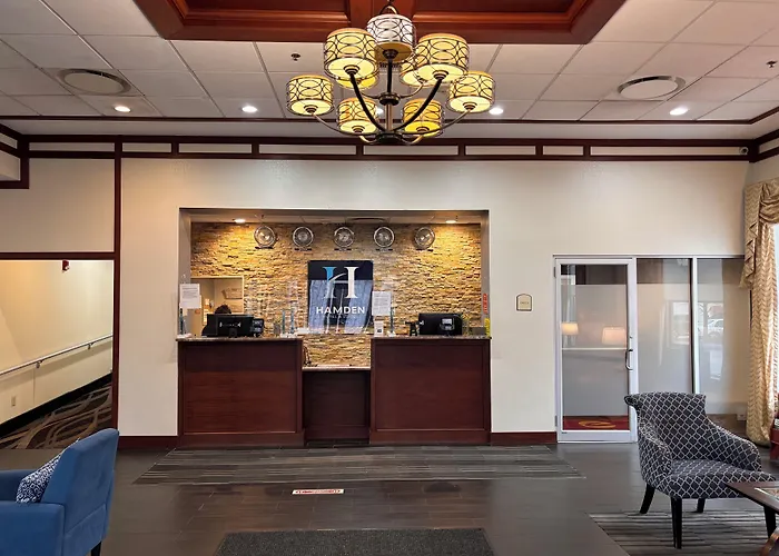 Clarion Hotel & Suites Hamden-New Haven