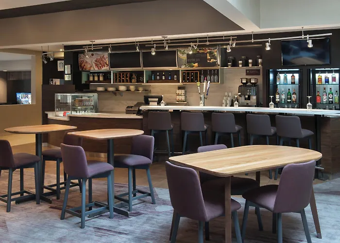 Courtyard By Marriott Lincroft Red Bank