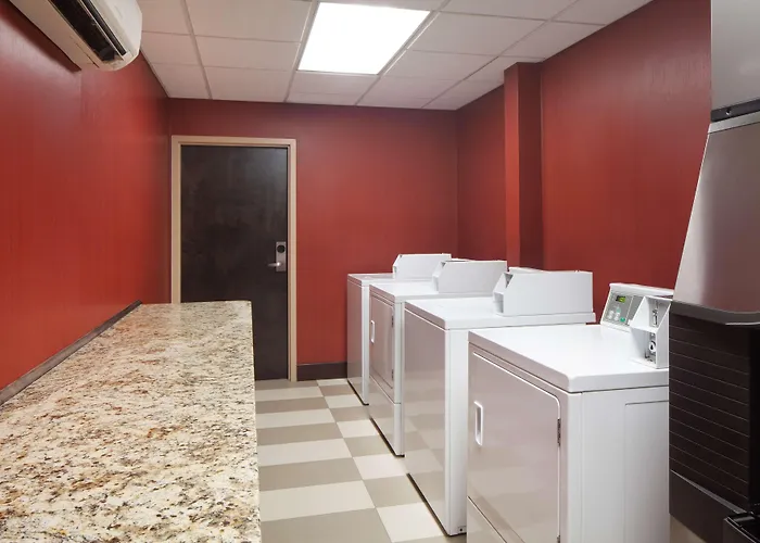 Hampton Inn Charleston-Southridge