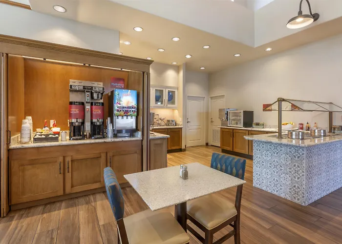 Best Western Plus A Wayfarer's Inn&Suites