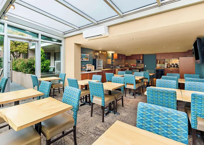 Best Western Plus Inner Harbour Hotel
