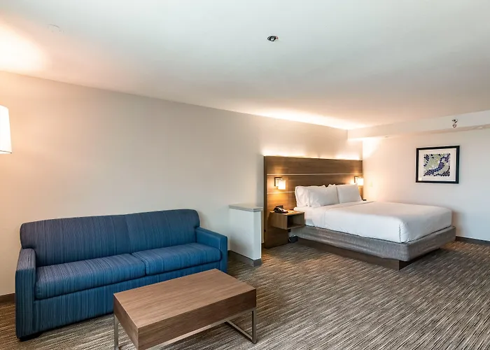Holiday Inn Express & Suites Camarillo By Ihg