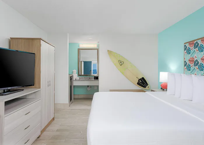 Surf & Sand Hotel - Free Hot Breakfast & Rentals