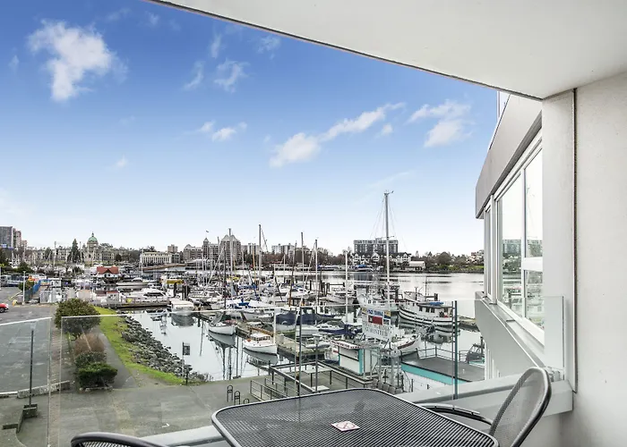 Victoria Regent Waterfront Hotel & Suites