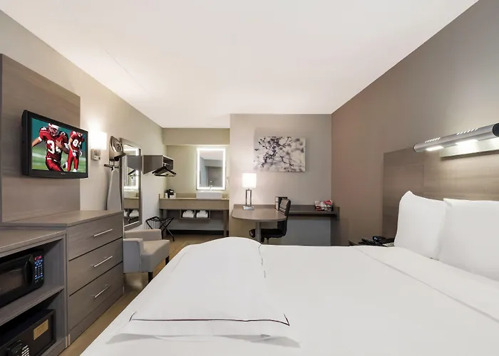 Red Roof Inn Plus+ Chicago - Naperville
