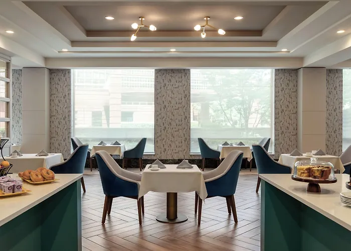 Doubletree By Hilton New York-Laguardia