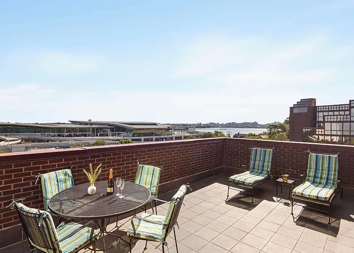 Doubletree By Hilton New York-Laguardia