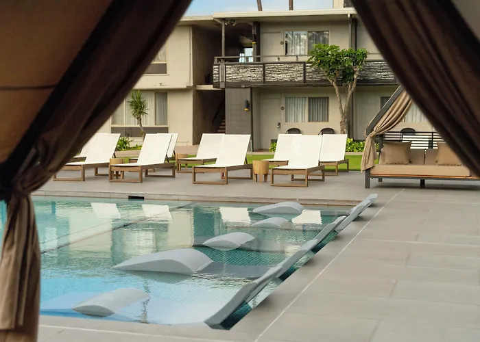 Maui Seaside Hotel