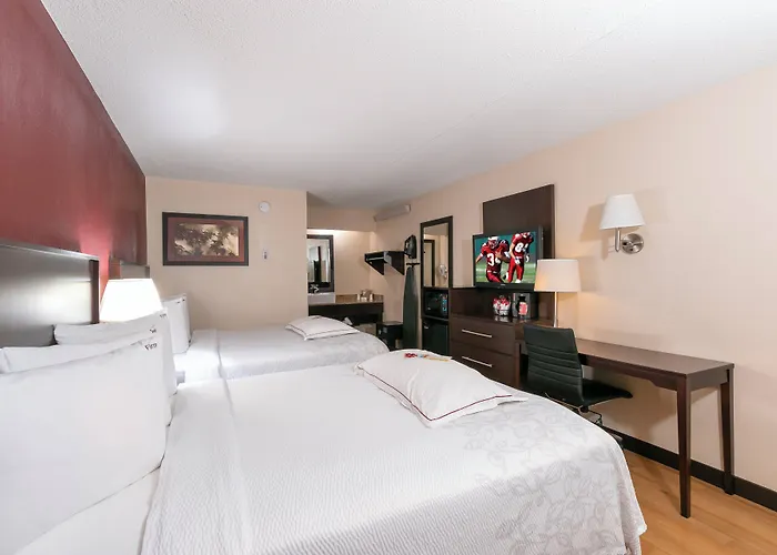 Red Roof Inn Plus + Boston - Framingham
