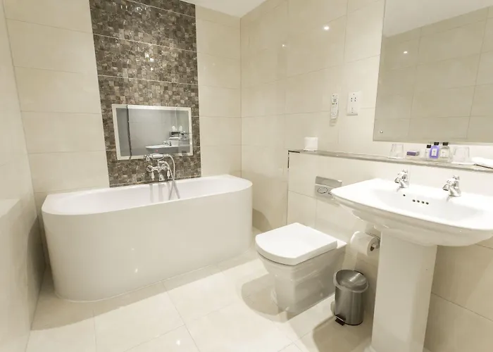 Swan'S Nest Hotel