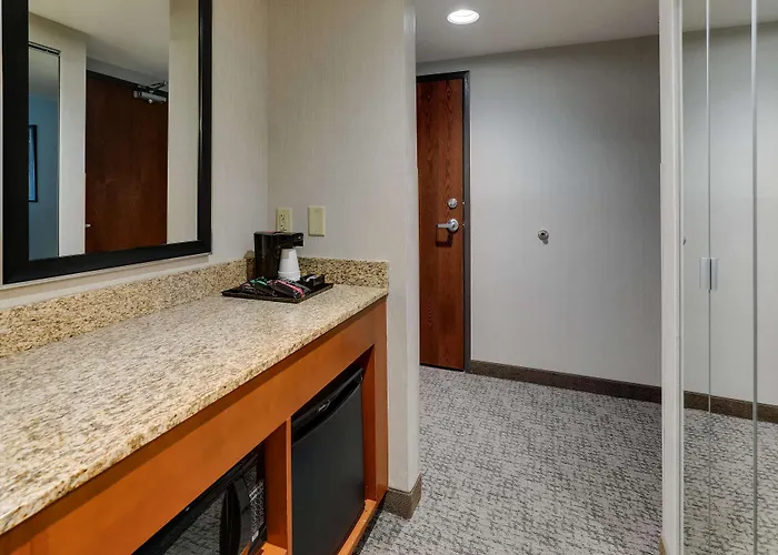 Drury Inn & Suites Phoenix Airport