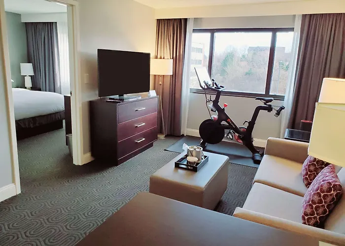Hilton Suites Brentwood