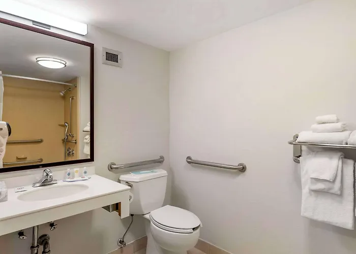 Comfort Inn & Suites Watertown - 1000 Islands