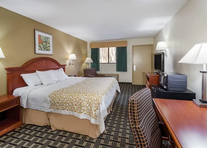 Days Inn By Wyndham Kent - Akron