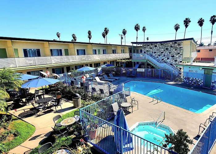 Quality Inn & Suites Anaheim At The Park