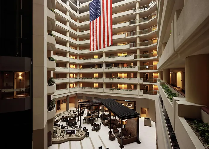 Embassy Suites By Hilton Crystal City National Airport