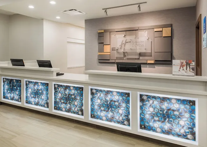Holiday Inn Express & Suites West Plains Southwest By Ihg