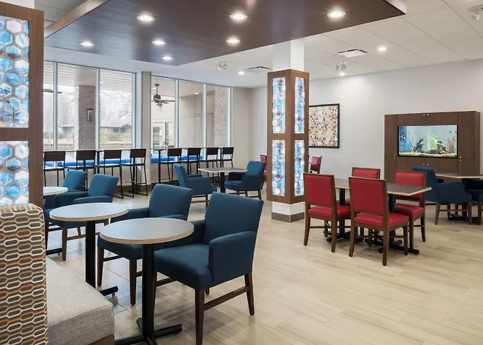 Holiday Inn Express & Suites West Plains Southwest By Ihg