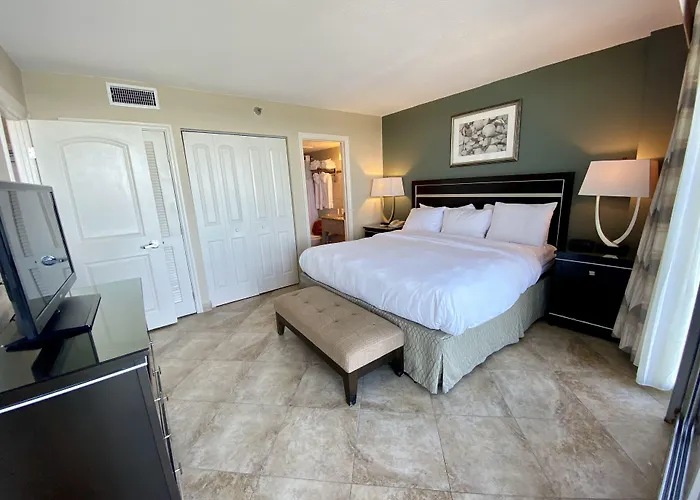 Radisson Suite Hotel Oceanfront
