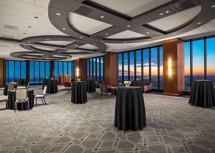 The Marquette Hotel, Curio Collection By Hilton