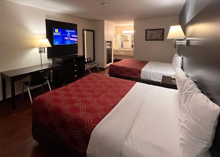 Econo Lodge Inn & Suites Tuscaloosa I-20