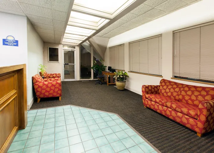 Days Inn By Wyndham Norman