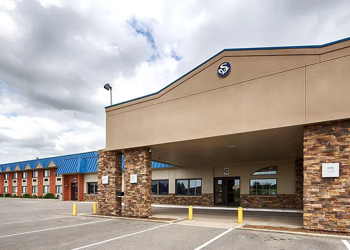 Crossroads Hotel & Event Center
