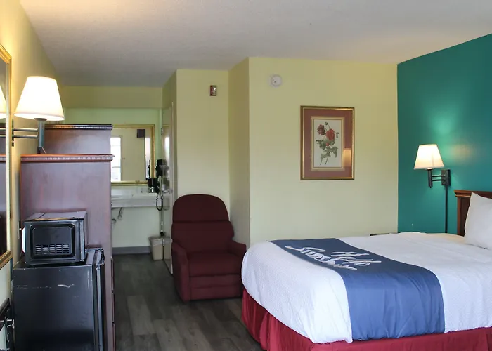 Days Inn By Wyndham Marianna