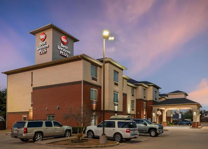Best Western Plus Lake Dallas Inn & Suites