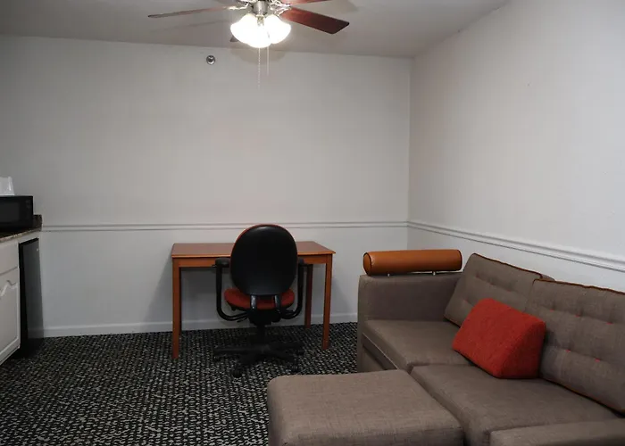 Garden Cove Hotel Suites