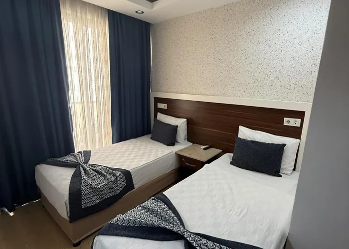River Hotel