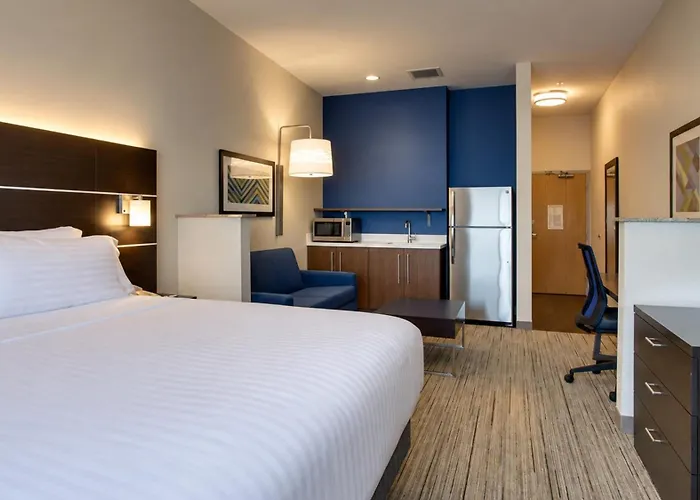 Holiday Inn Express Hotel & Suites Morris By Ihg