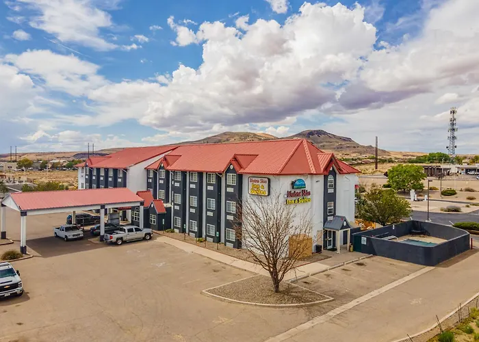 Western Skies Inn & Suites